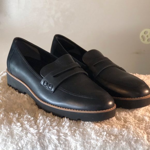 Vionic - Picture 1 of 13